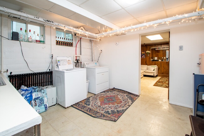 Photo - 1411 W Barker Ave