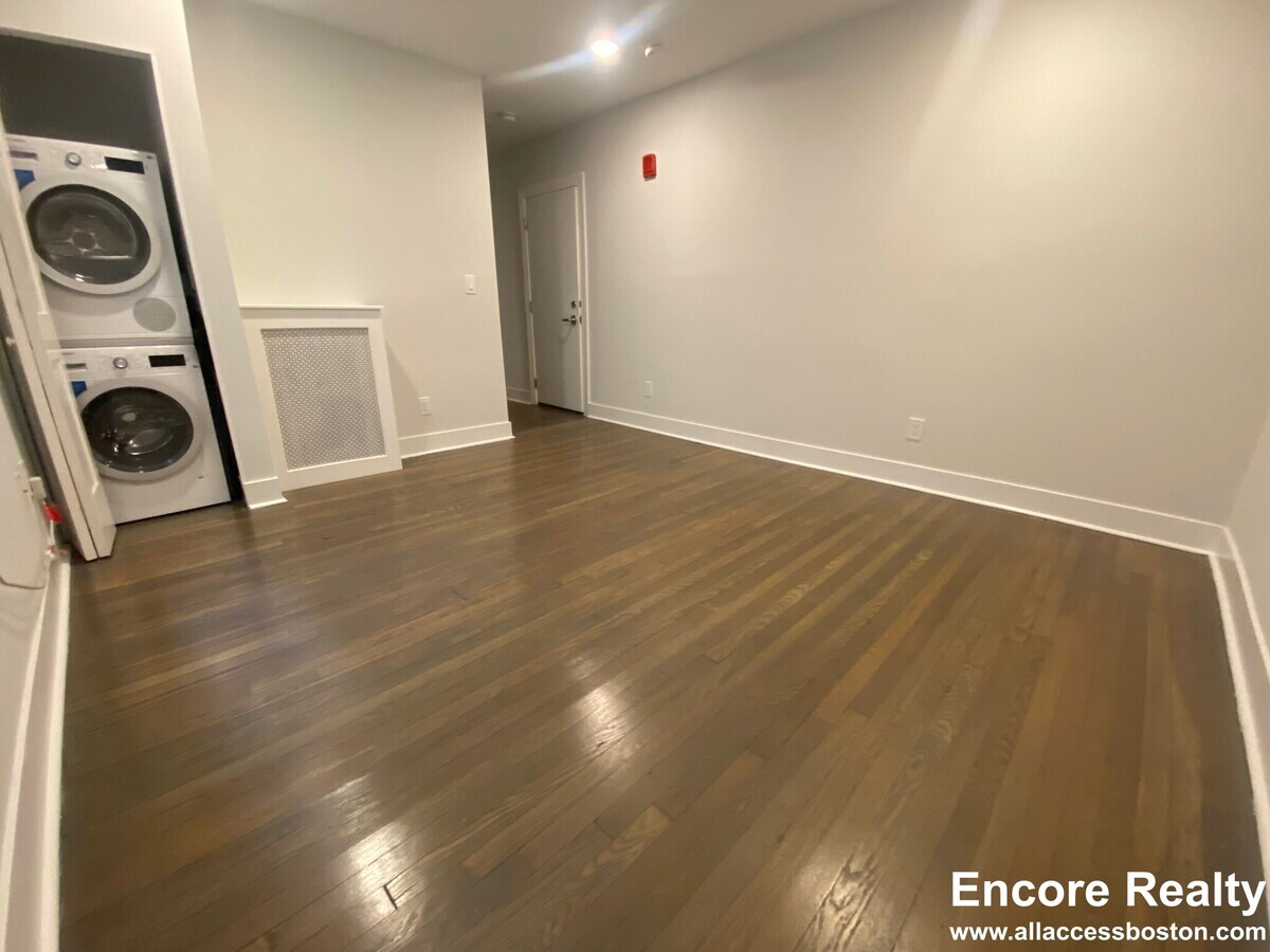 Photo - 19 Peterborough St Unit 2