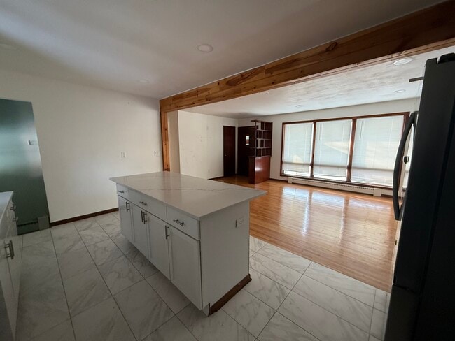 Photo - 1274 Saint Albans St N