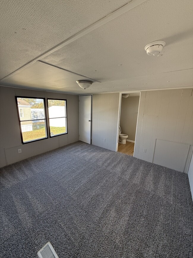 13599 Ridgewood Dr