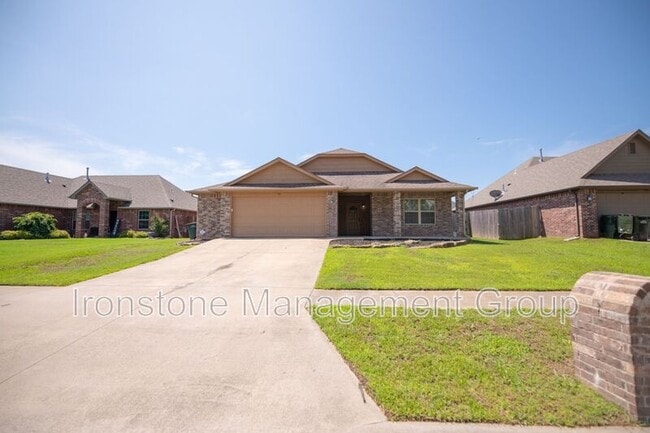 Building Photo - 120 W Dogwood St