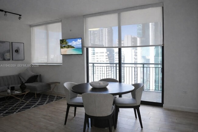 Photo - 999 SW 1st Ave Unidad 2214