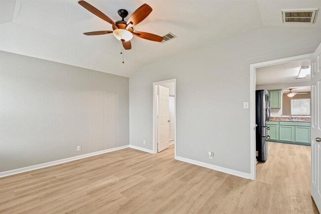 Photo - 1030 Birdsong Ln
