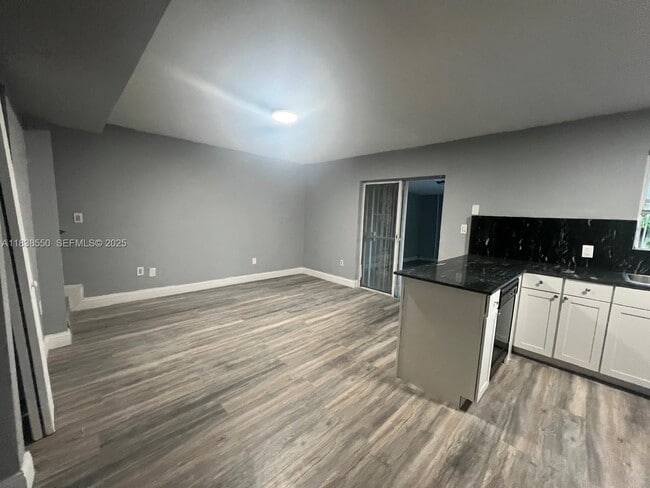 Photo - 451 NE 136th St