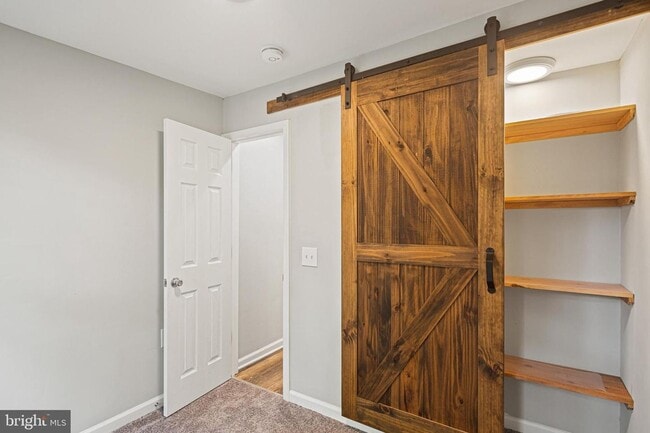 Photo - Gorgeous Large 3 Bedroom 3 Bathroom Rental in Hollins Market