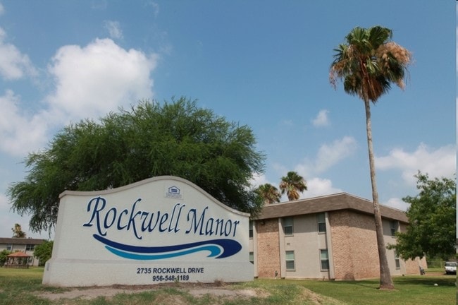 Rockwell Manor Apartments