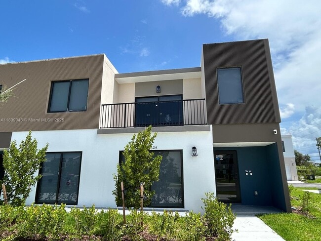 Building Photo - 14624 SW 261st Ter Unit 2 Rental