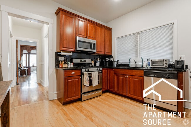 Building Photo - 3010 N Greenview Ave Unit 2 Rental