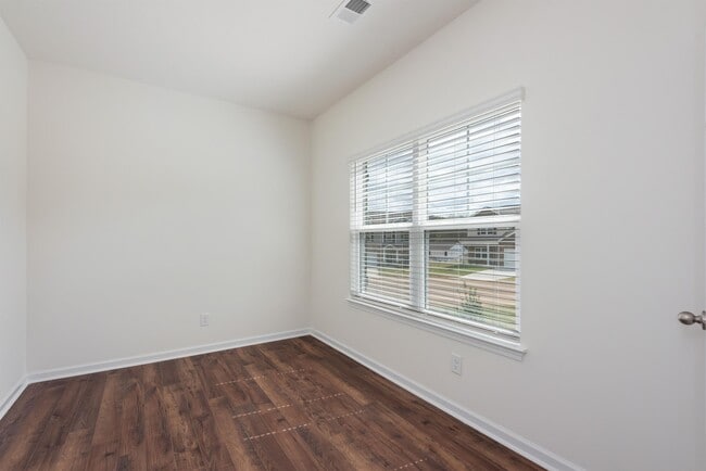 Photo - 112 Kaley Ln