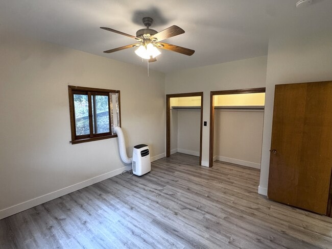 Photo - 3168 Dubuque St NE