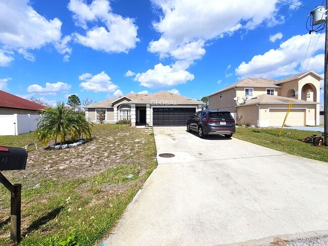 Building Photo - Spacious 4-Bedroom Home with Pool - July 10th move in date