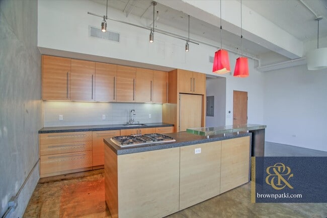 Photo - 2 Mint Plaza Unit 705I