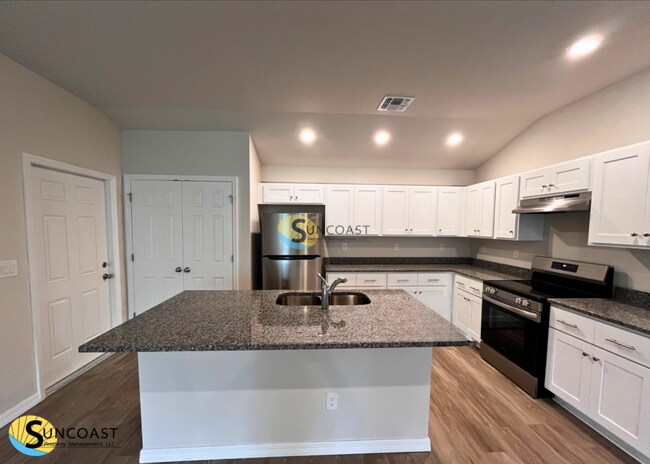 Photo - Move-In Ready Duplex in Lehigh Acres: Spac...