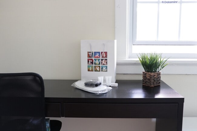 Photo - 5858 Beacon St Unidad 1/2