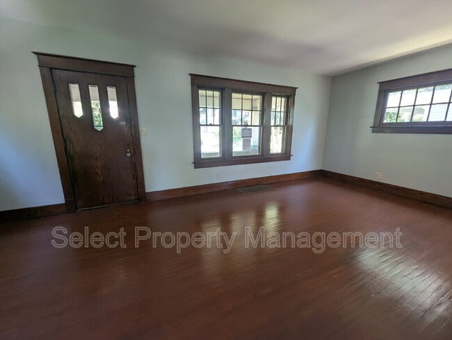 Photo - 2526 Hoagland Ave