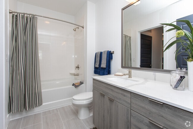 2BR, 2BA - 1166SF