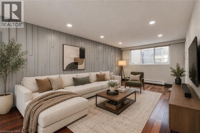 Photo - 550 Parkview Crescent
