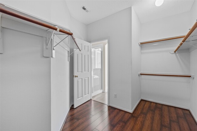 Building Photo - 1111 Blue Leaf Dr