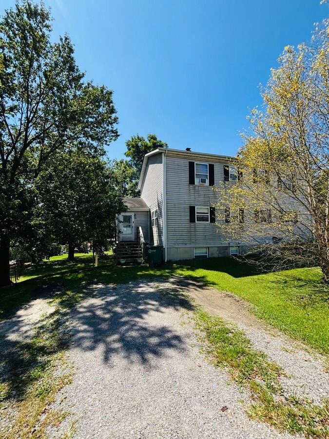 Photo - 255 Wakeman Ct NE