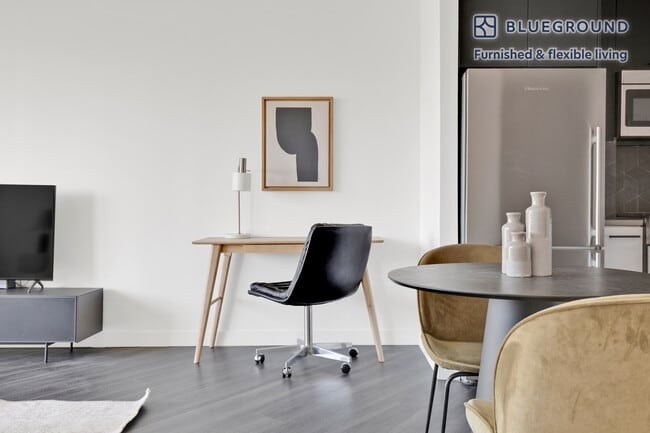 Photo - 250 E Houston St Unidad FL7-ID180