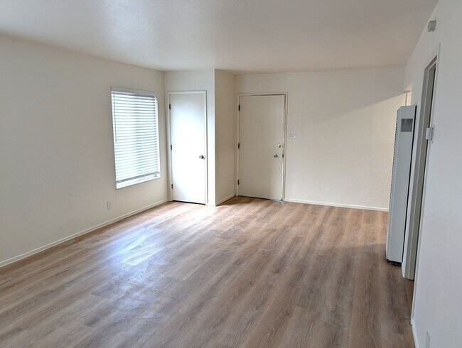 Photo - 4511- 4515 Penniman Unit 4511