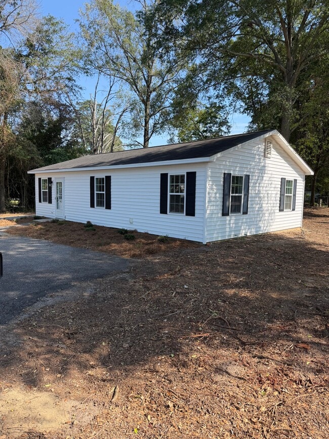 963 W Carolina Ave