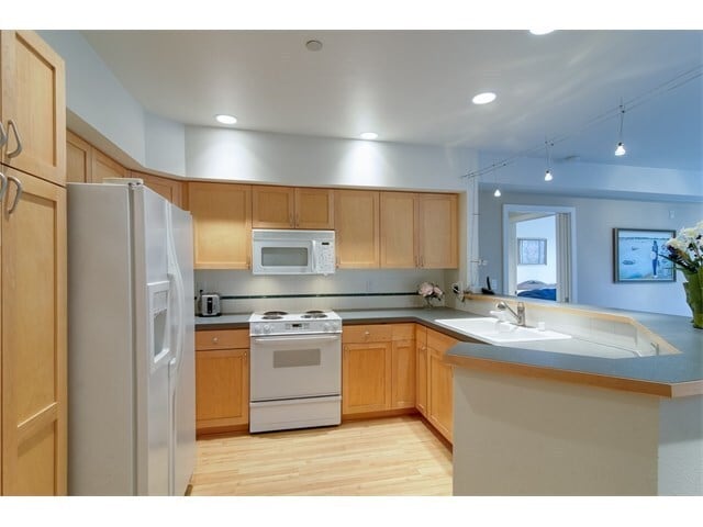 Photo - Charming 1 Bed 1 Bath Condo in Downtown Be...