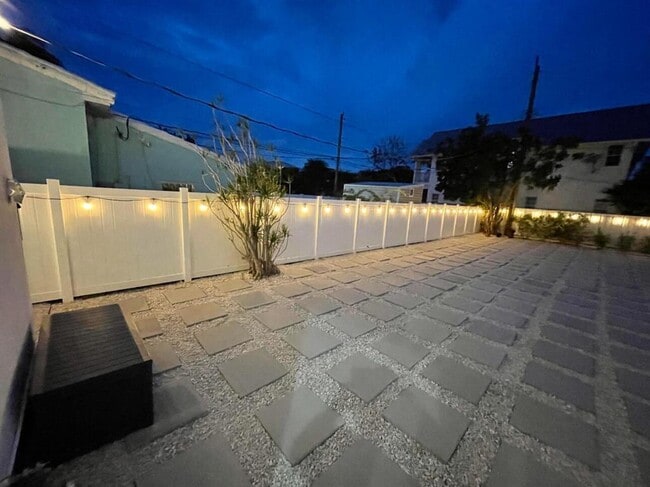 Photo - 615 SW 9th St