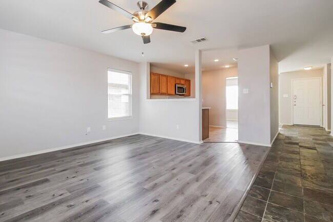 Photo - 2437 Clairborne Dr