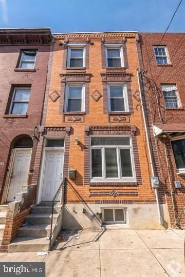 Building Photo - 2228 N Howard St Rental