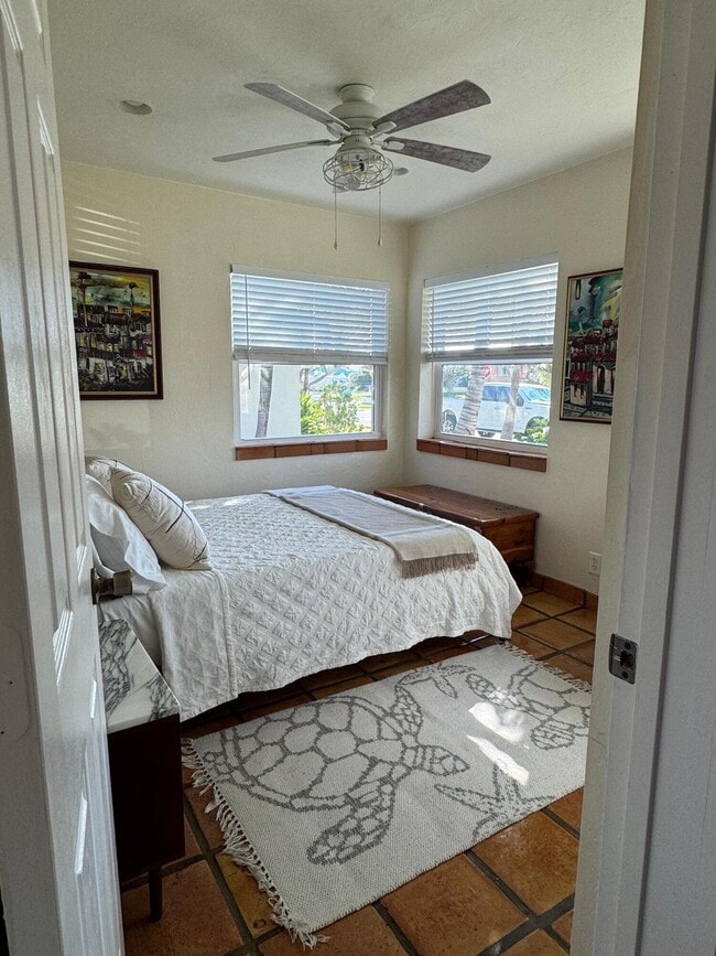 Photo - 256 E 24th St