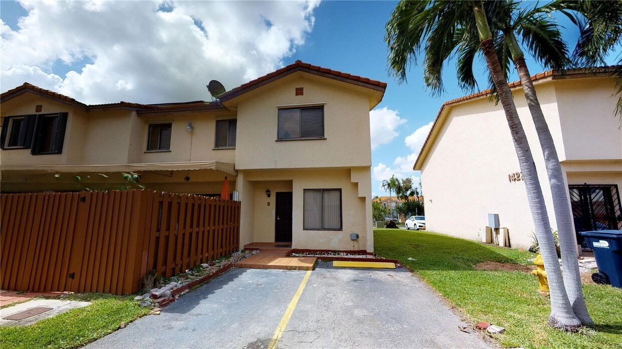 Photo - 14235 Southwest 57th Lane, GOLFVIEW AT KENDALL, Miami, FL 33183 - 3 BR 2.5 BA Townhouse