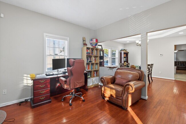 Photo - 2818 Tidewater Dr