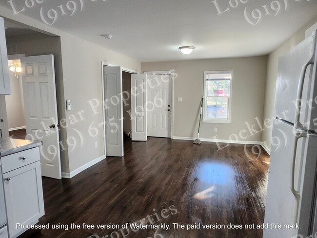 Photo - 604 Hugh St