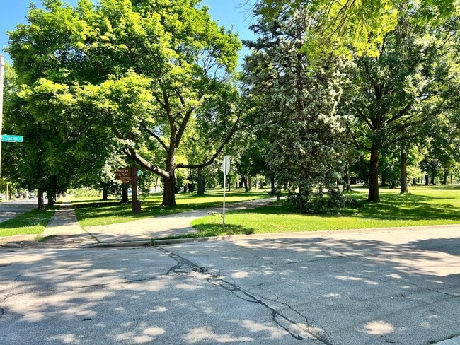 Photo - 5376 N 35th St Unidad 5376 N 35th Lower