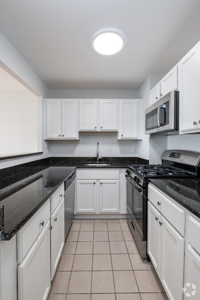 Building Photo - 1400 Columbia Rd Unit 1410-12C Rental