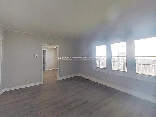 Photo - 110 Albany St