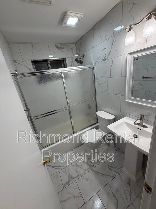 Photo - 2520 Farrand St