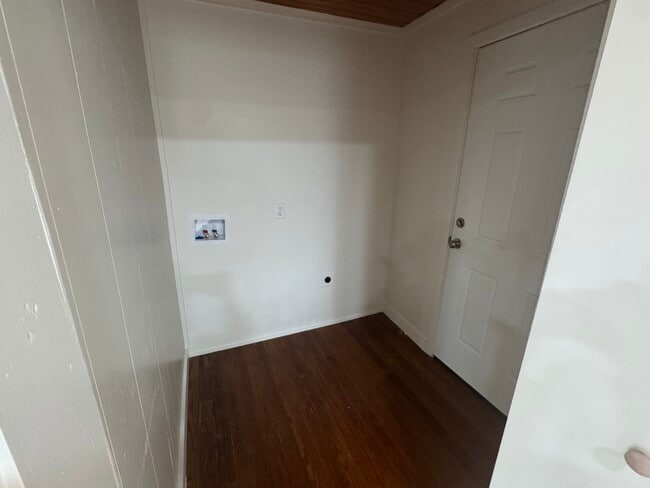 Washer and dryer hookups - 309 S Pierce St