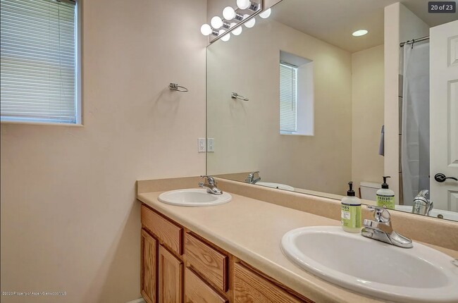 Photo - 108 Castle Ridge Dr