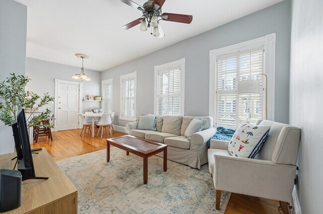 Photo - 627 E 6th St Unit 2