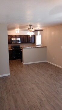 Photo - Crossroads Apartments