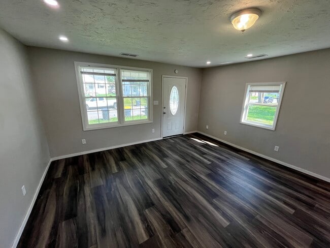 Photo - 2433 Morton St