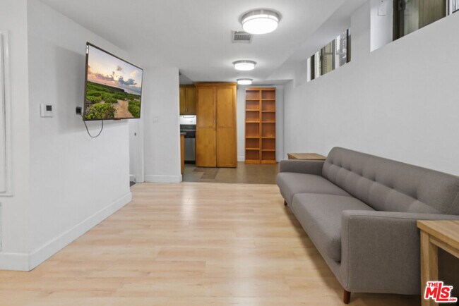 Photo - 10982 Roebling Ave Unit 103