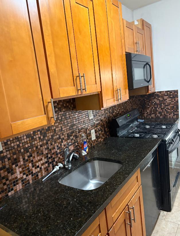 Building Photo - 5 Laidlaw Ave