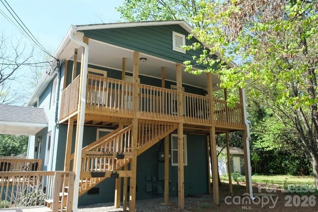 Building Photo - 1034 Charles Ave Unit B