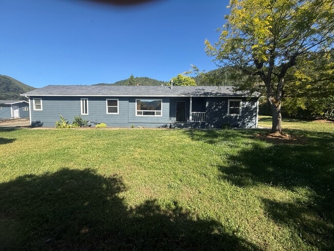 Building Photo - 329 Gael Ln