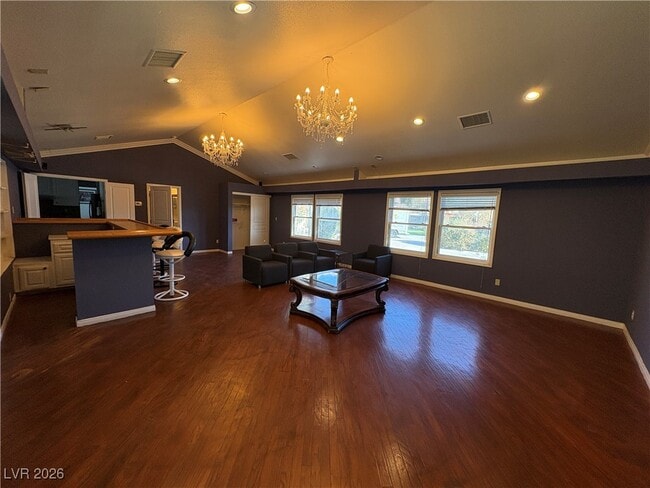 Photo - 71 Whitewind Ln