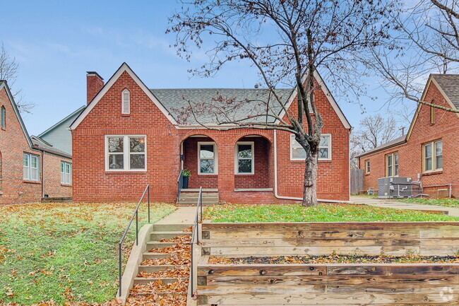 Building Photo - 1539 S Columbia Ave Rental