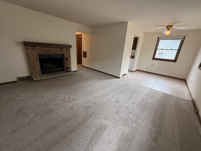 Building Photo - 2613 Smithfield Dr Rental